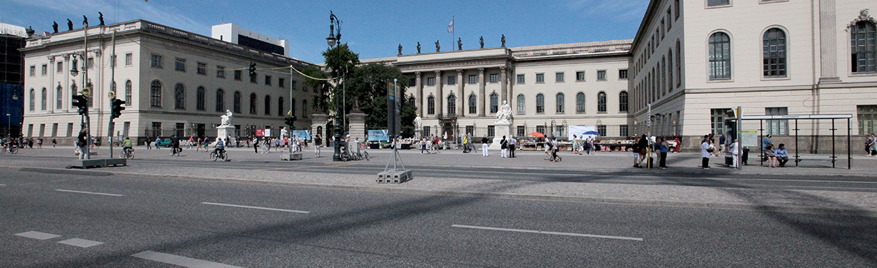 201210724-Hauptgebäude-HU-Front--002-slide.jpg